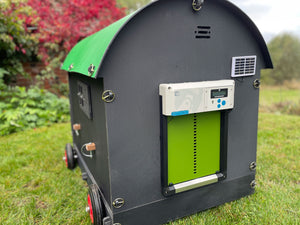 Shepherds Hut Chicken Coop - Large Auto-Door (up to 8 chickens)